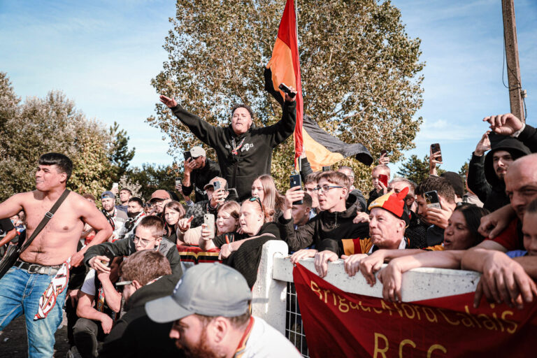 Les fans du RC Calais pendant un match